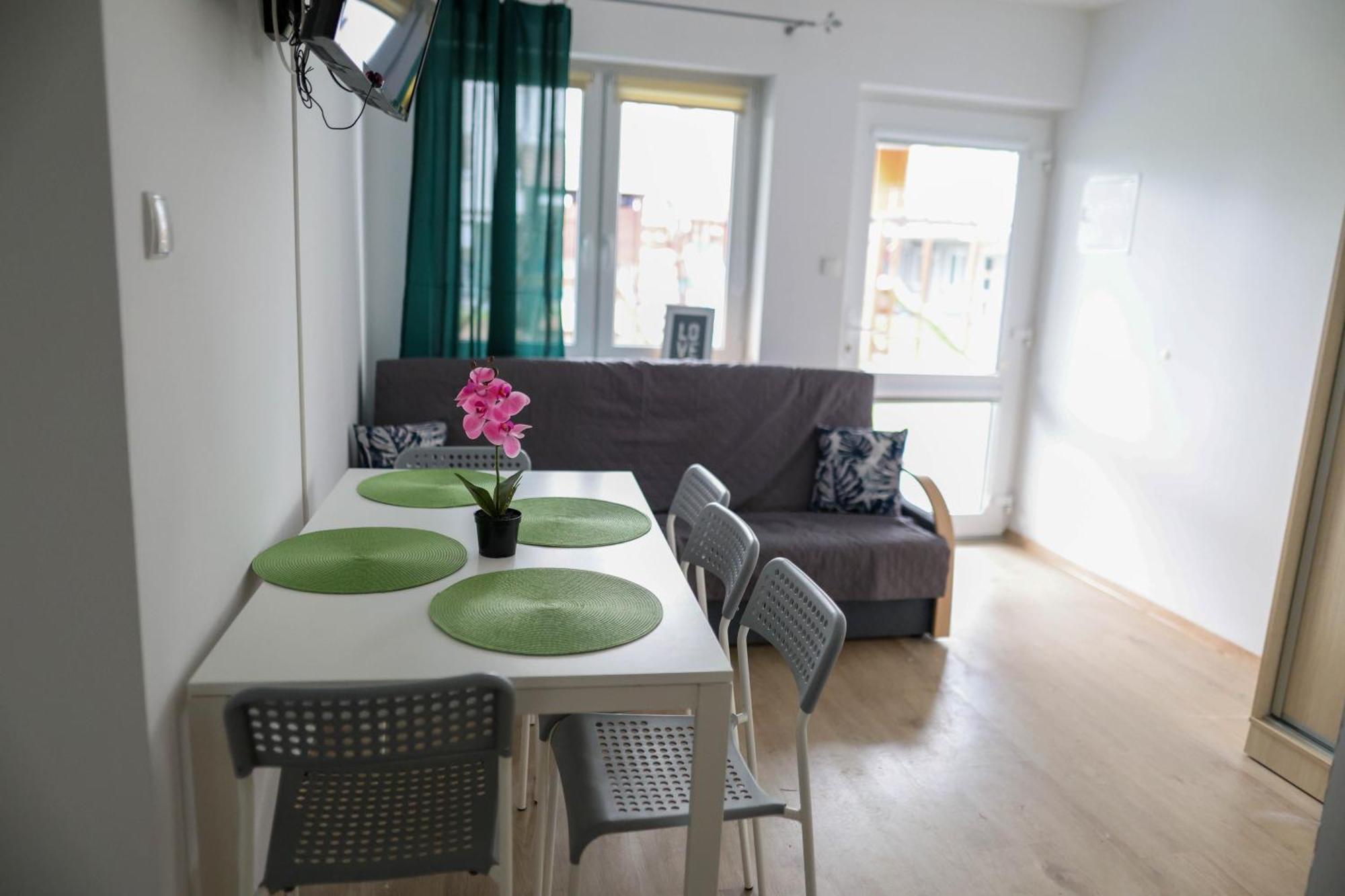 Apartamenty Poddabek- Basen Kryty, Sauna, Animacje Dla Dzieci , Malpi Gaj, Baseny Na Dachu Poddabie Luaran gambar