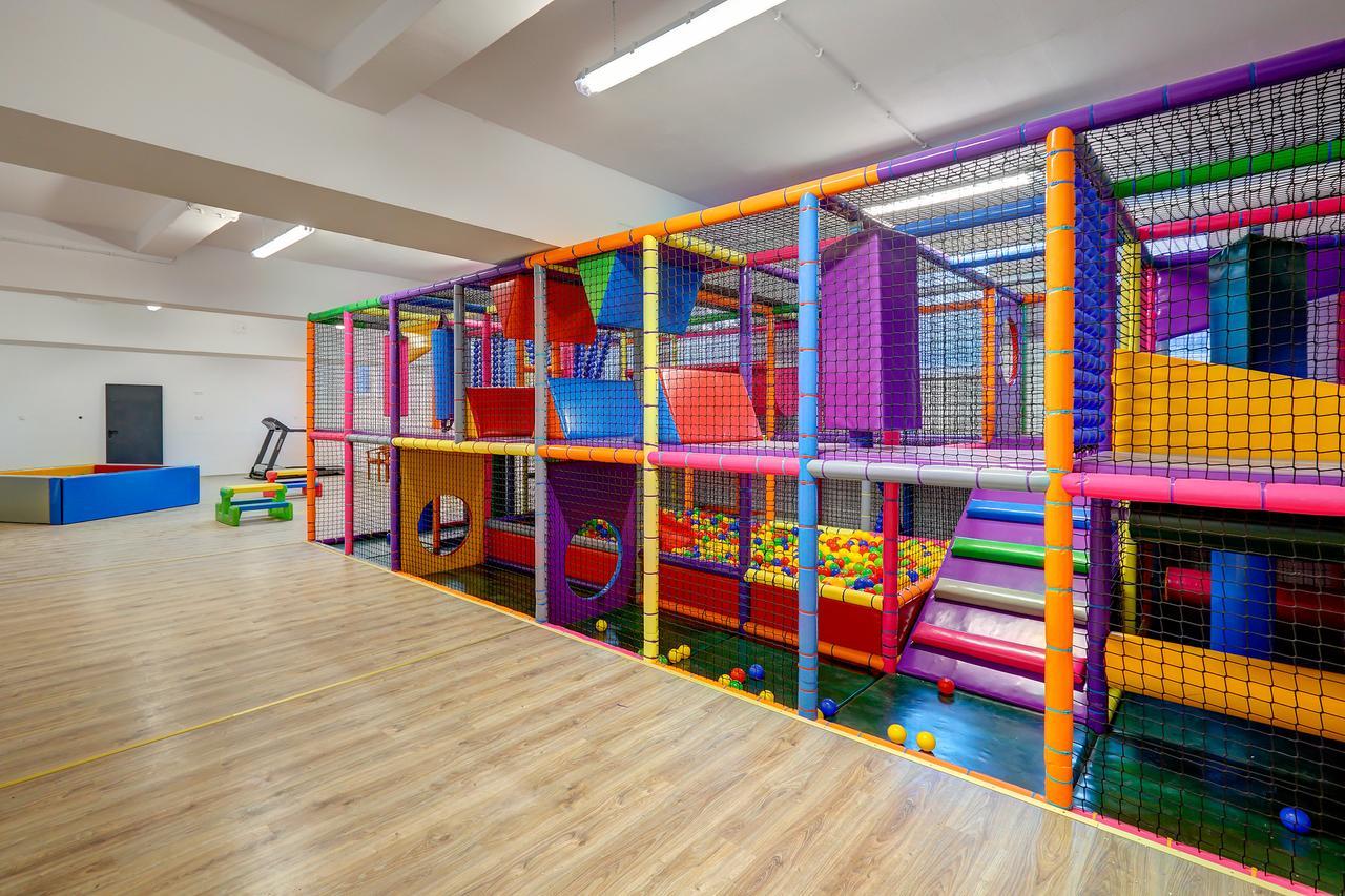 Apartamenty Poddabek- Basen Kryty, Sauna, Animacje Dla Dzieci , Malpi Gaj, Baseny Na Dachu Poddabie Luaran gambar